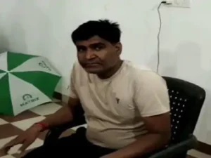 टॉवर पर चढ़ने वाला युवक हरिराम मील