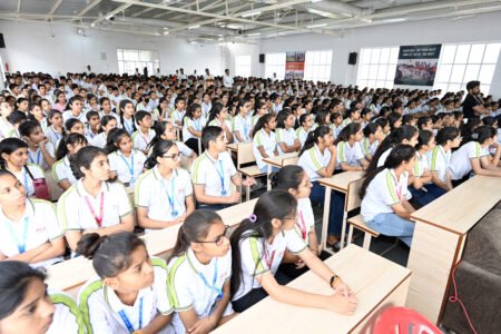 PRINCE: पीसीपी में 11वीं IIT-JEE स्टूडेंट्स का ओरिएंटेशन सेमिनार आयोजित