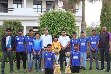 फैडरेशन फुटबॉल प्रतियोगिता में अंडर 12 में केशवानन्द, विजेता का खिताब जितने पर किया सम्मान